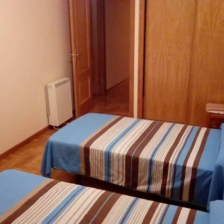 Amplia Vivienda En Mondariz. Cercana A Vigo