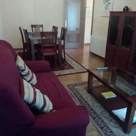 Amplia Vivienda En Mondariz. Cercana A Vigo דירה *