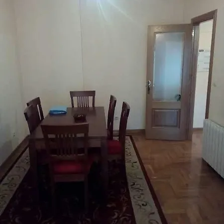Amplia Vivienda En Mondariz. Cercana A Vigo דירה *