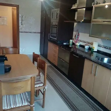 Amplia Vivienda En Mondariz. Cercana A Vigo מונדאריז